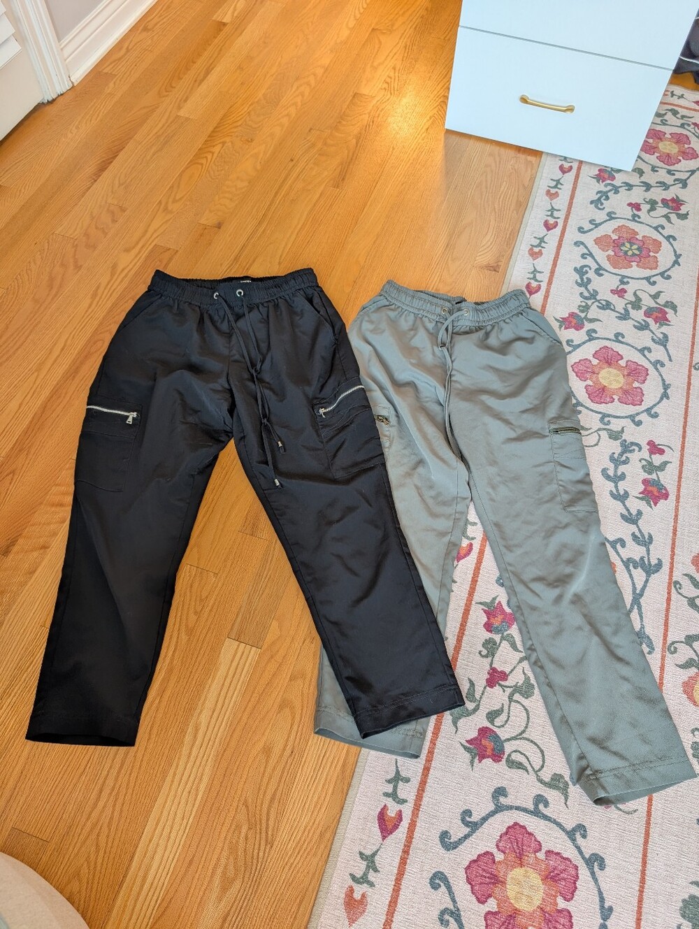 Bundle of 2 Express High-Waisted Cargo Jogger Pants Black & Olive Size Small